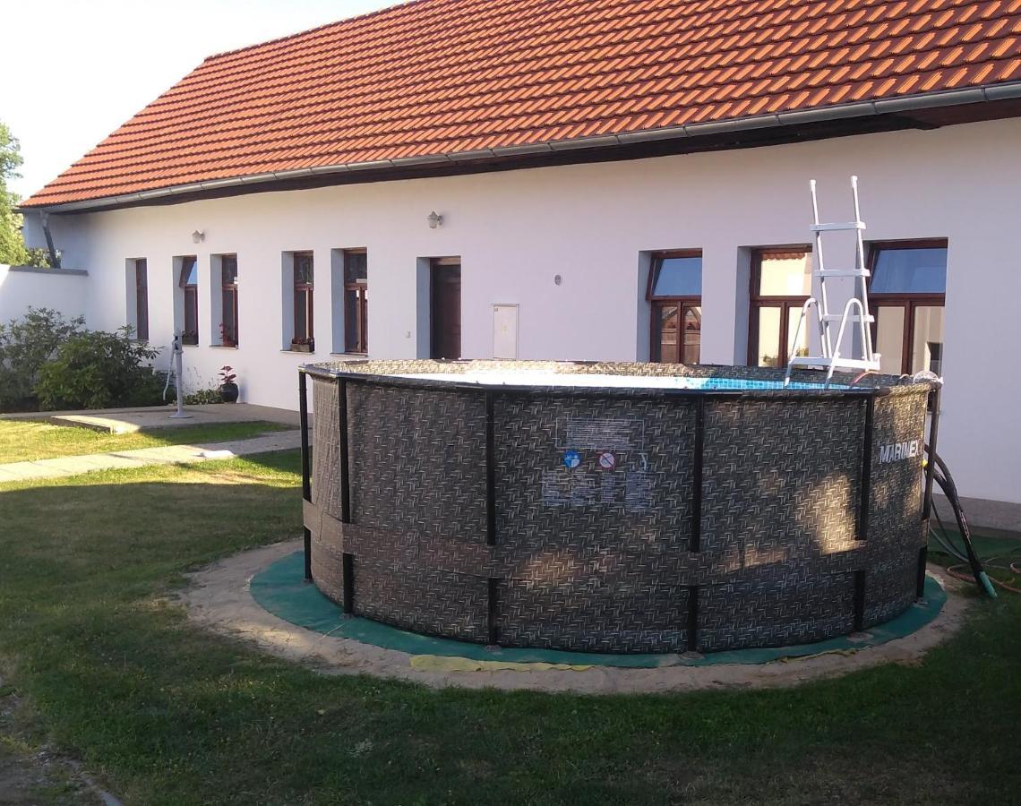 Ubytovani U Dvoraku Veselí nad Lužnicí Exteriör bild