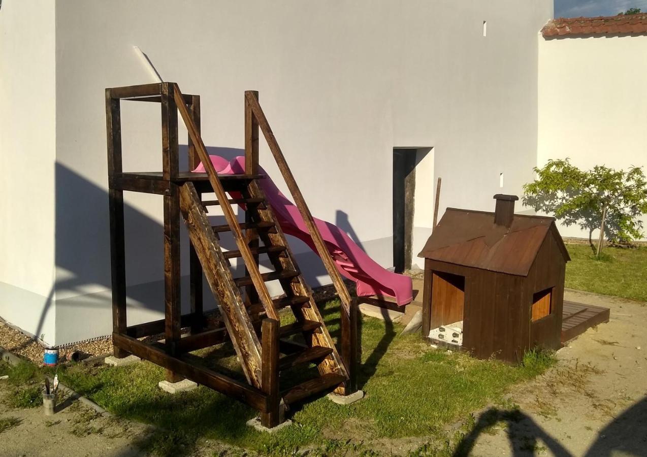 Ubytovani U Dvoraku Veselí nad Lužnicí Exteriör bild