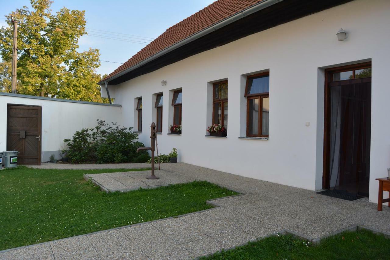 Ubytovani U Dvoraku Veselí nad Lužnicí Exteriör bild